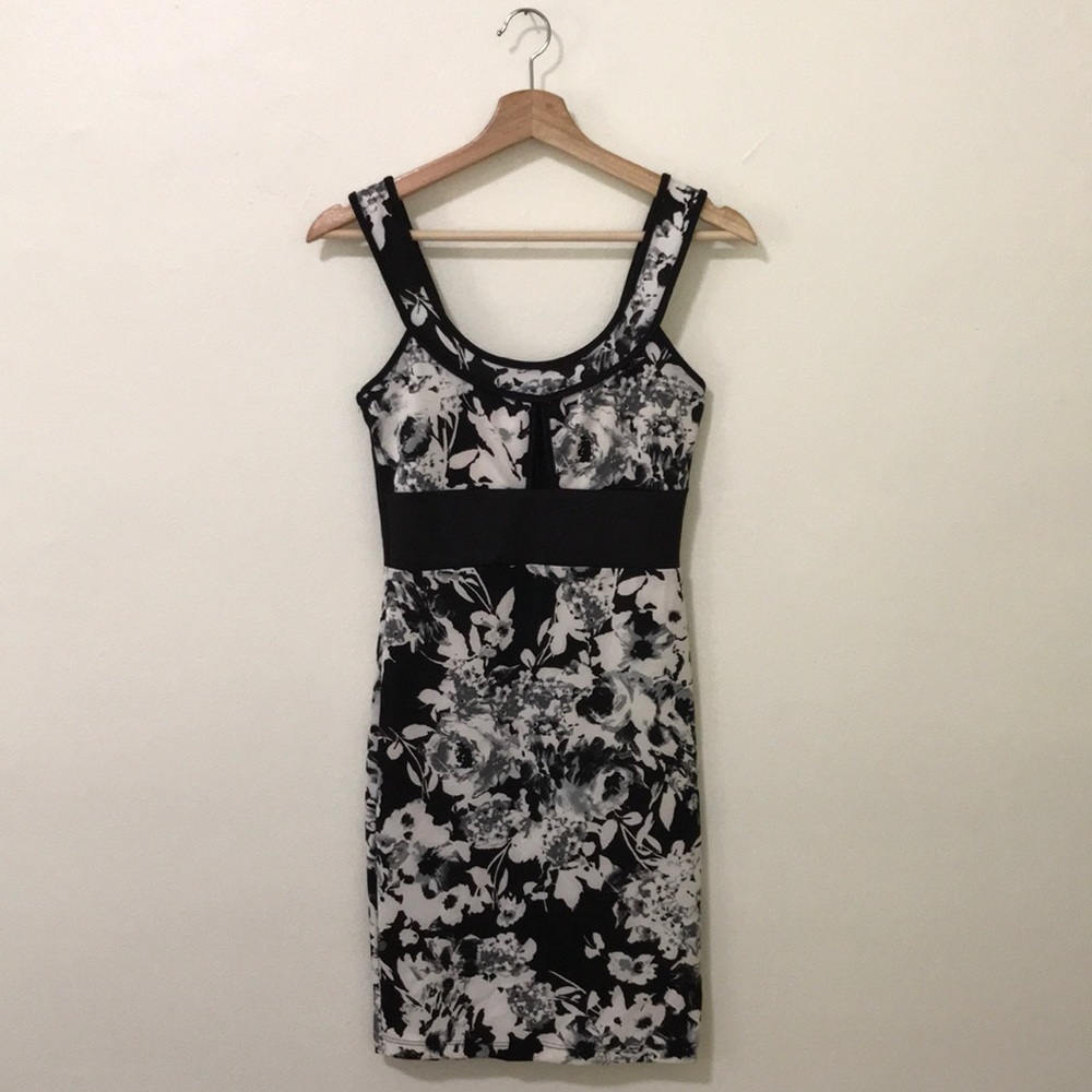 Mystic | Fitted Dress, size s